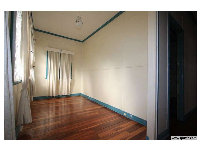 38 Alexandra Street, North Booval QLD 4304