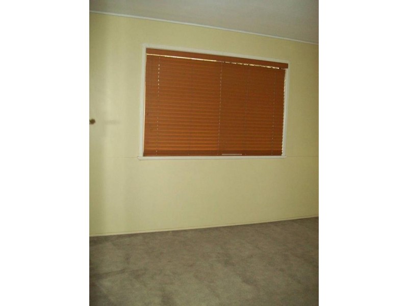 181 South Station Road, Silkstone QLD 4304