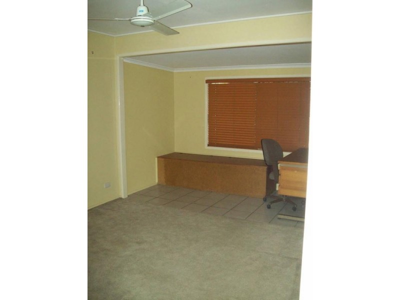181 South Station Road, Silkstone QLD 4304