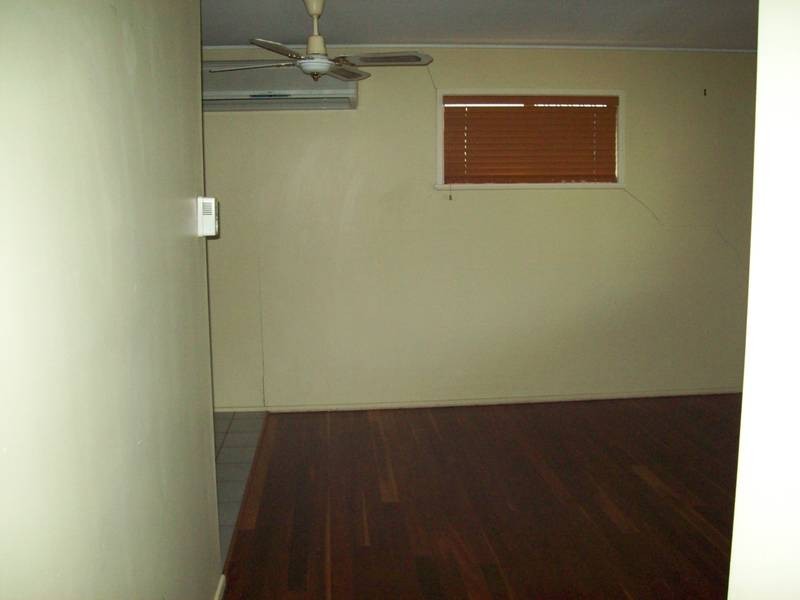 181 South Station Road, Silkstone QLD 4304