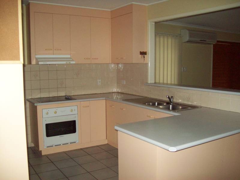 181 South Station Road, Silkstone QLD 4304