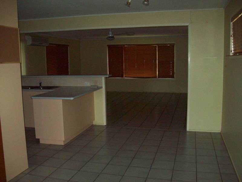 181 South Station Road, Silkstone QLD 4304