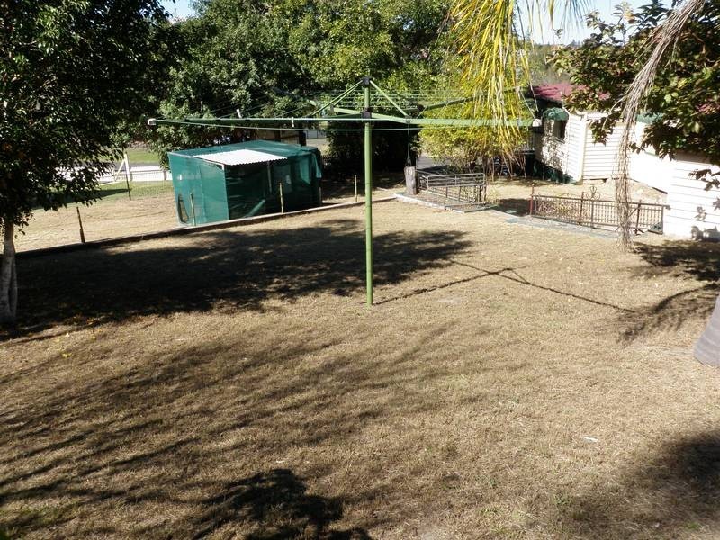 2 Johnstone Street, Sadliers Crossing QLD 4305