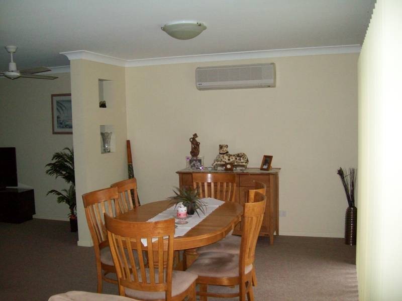 8 Challenger Avenue, Flinders View QLD 4305