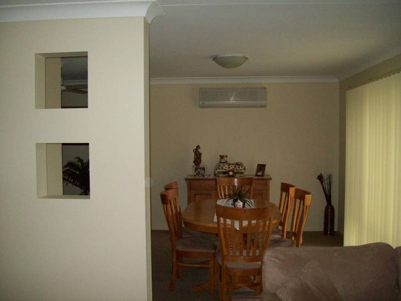 8 Challenger Avenue, Flinders View QLD 4305