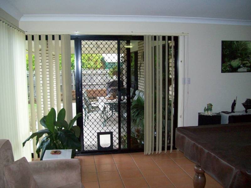 8 Challenger Avenue, Flinders View QLD 4305