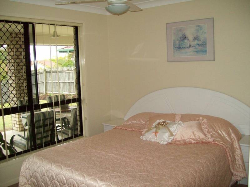 8 Challenger Avenue, Flinders View QLD 4305