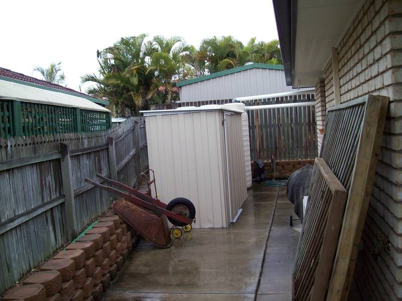 8 Challenger Avenue, Flinders View QLD 4305
