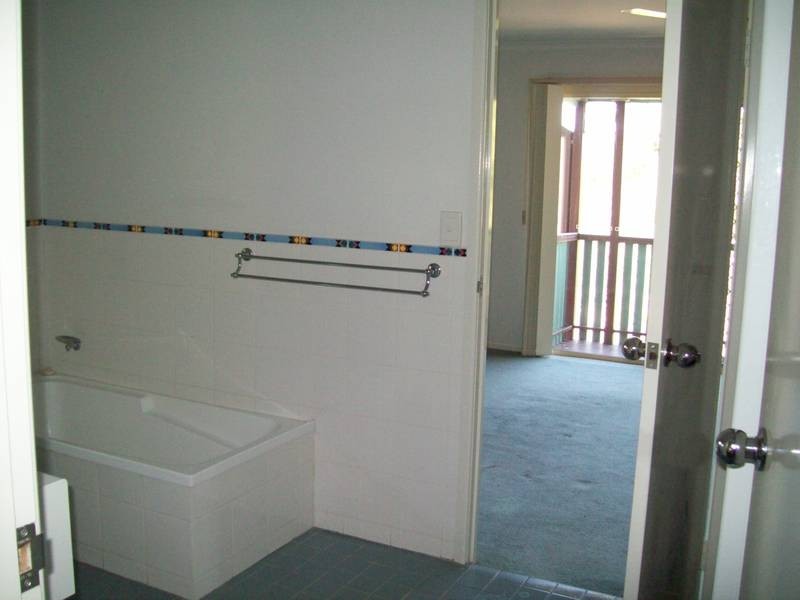 6/13 John Staines Court, North Ipswich QLD 4305