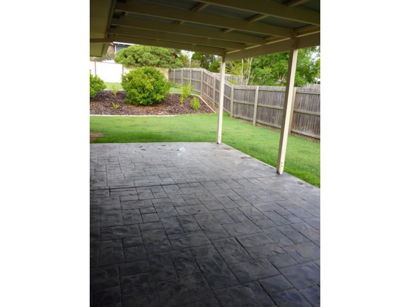 8 Kathleen Place, Yamanto QLD 4305