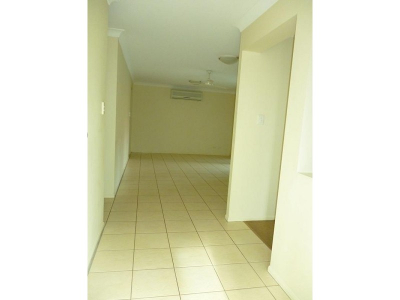 8 Kathleen Place, Yamanto QLD 4305