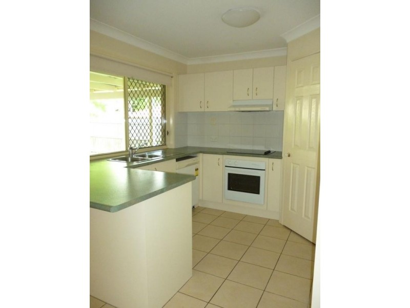 8 Kathleen Place, Yamanto QLD 4305