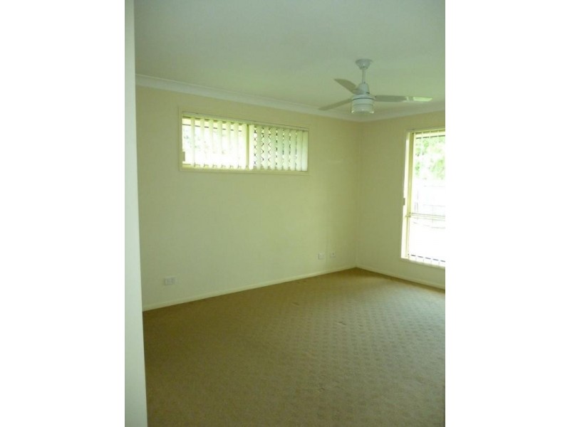 8 Kathleen Place, Yamanto QLD 4305