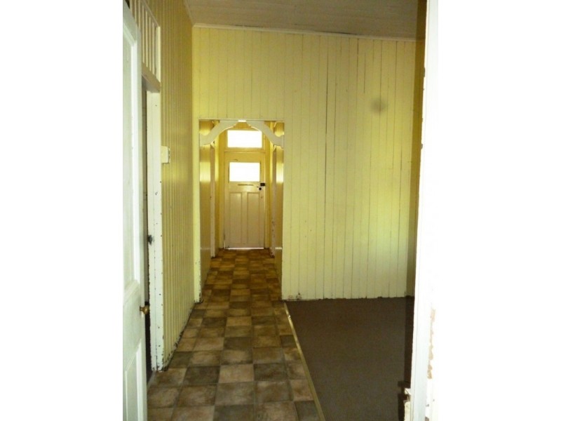 7 Flint Street, North Ipswich QLD 4305