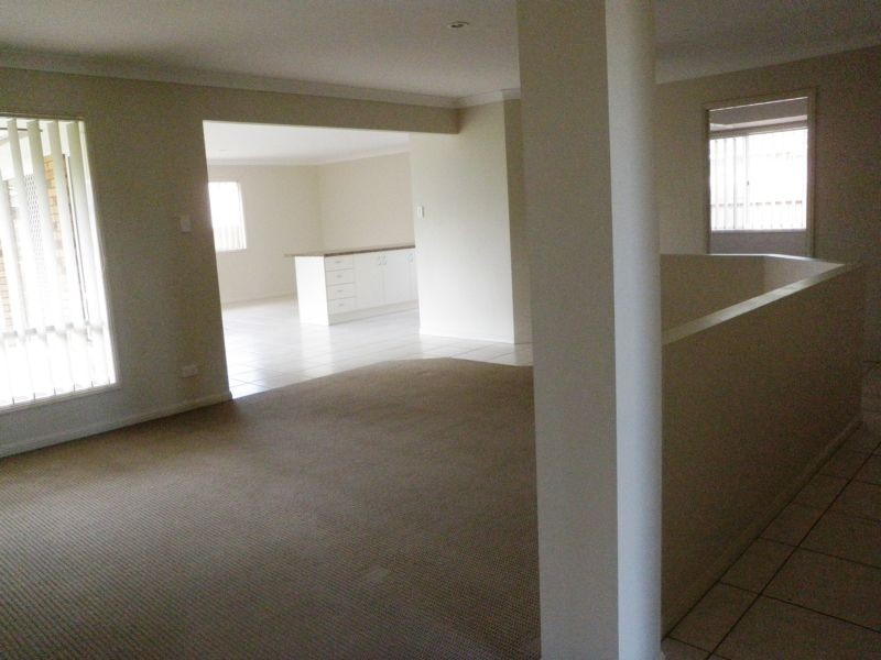 2 Dornoch Crescent, Raceview QLD 4305