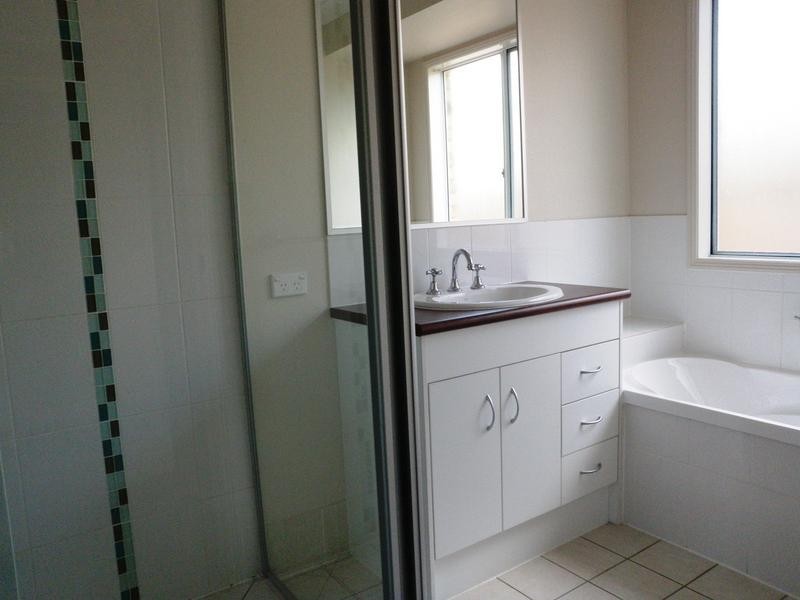 2 Dornoch Crescent, Raceview QLD 4305