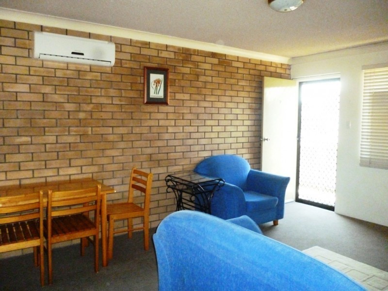 2/3 Pine Street, North Ipswich QLD 4305