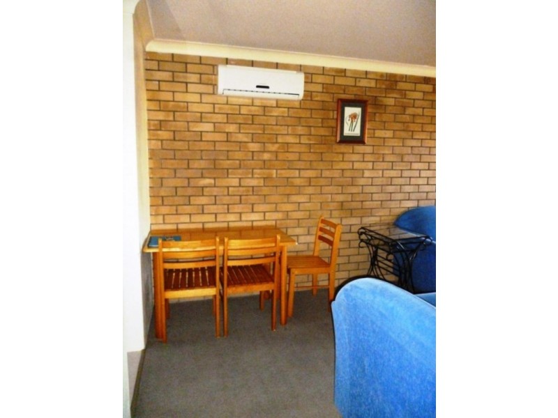 2/3 Pine Street, North Ipswich QLD 4305