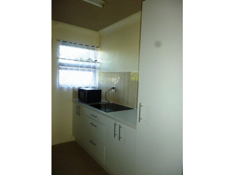 2/3 Pine Street, North Ipswich QLD 4305