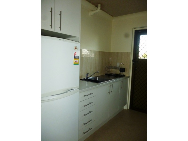 2/3 Pine Street, North Ipswich QLD 4305