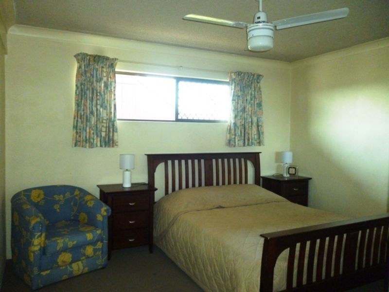 2/3 Pine Street, North Ipswich QLD 4305