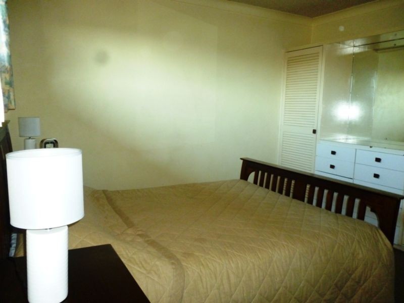 2/3 Pine Street, North Ipswich QLD 4305