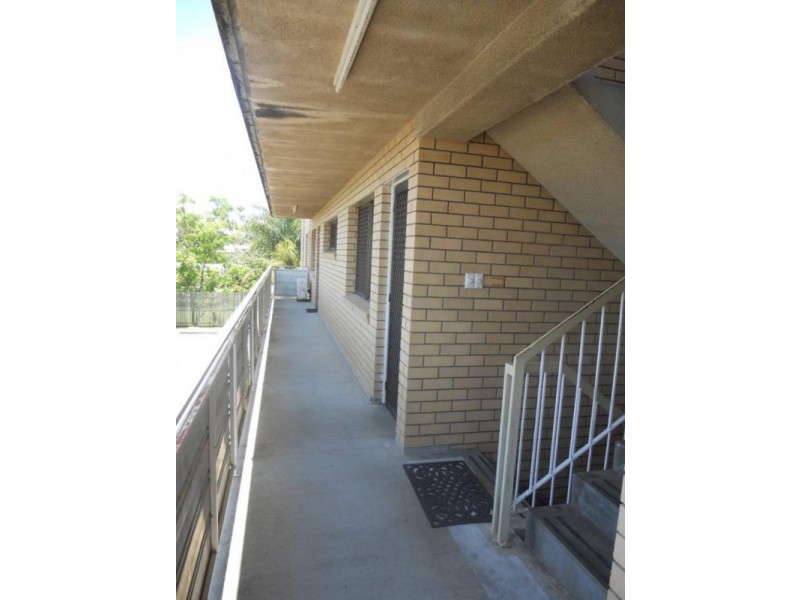 2/3 Pine Street, North Ipswich QLD 4305