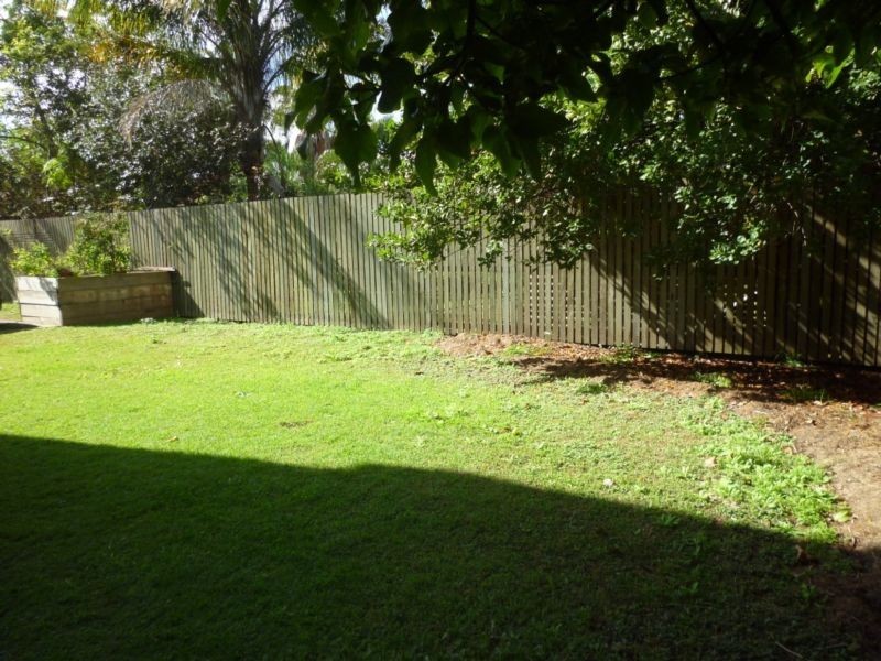 2/3 Pine Street, North Ipswich QLD 4305