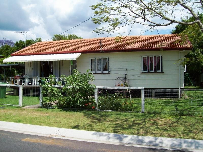 1 Churchill Street, Churchill QLD 4305