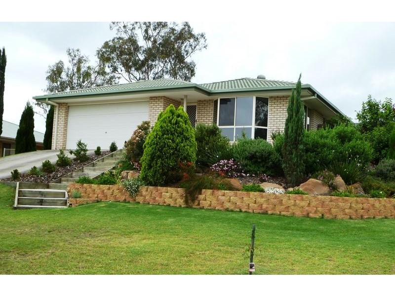 12 Phoenix Court, Churchill QLD 4305