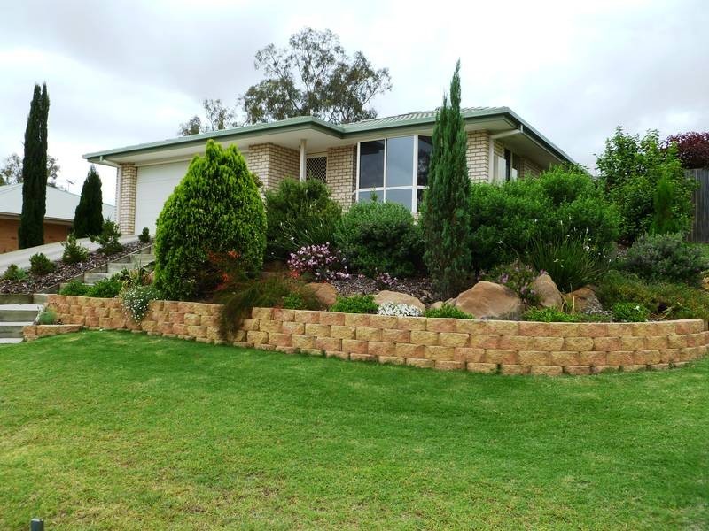 12 Phoenix Court, Churchill QLD 4305