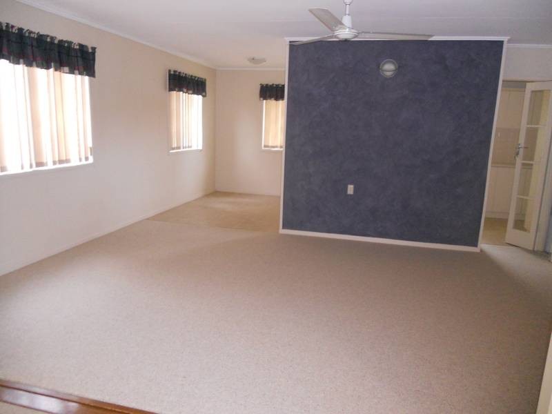 10 Macrae Street, Woodend QLD 4305