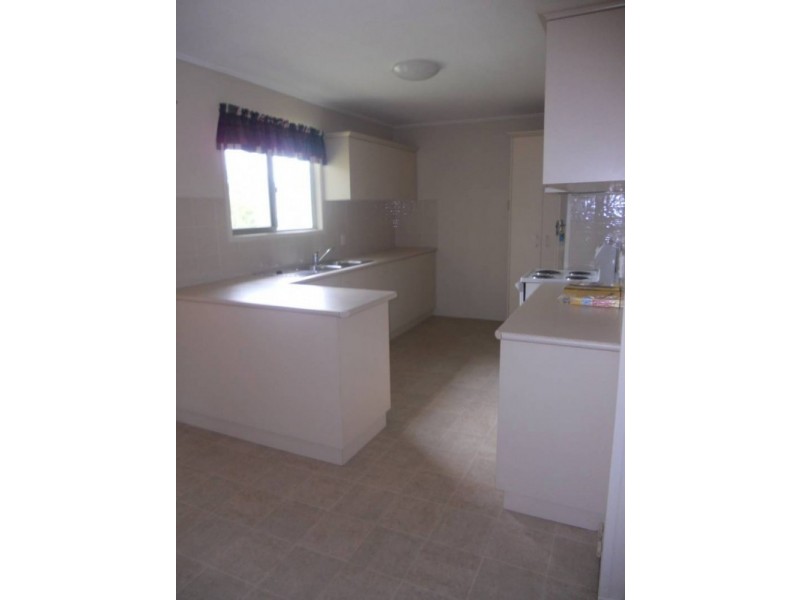 10 Macrae Street, Woodend QLD 4305