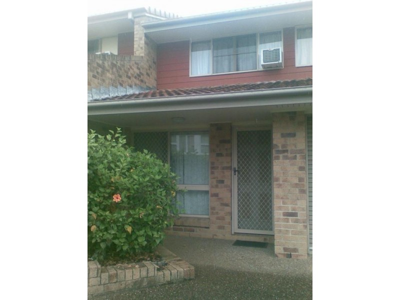 2/4 Roderick Street, Ipswich QLD 4305