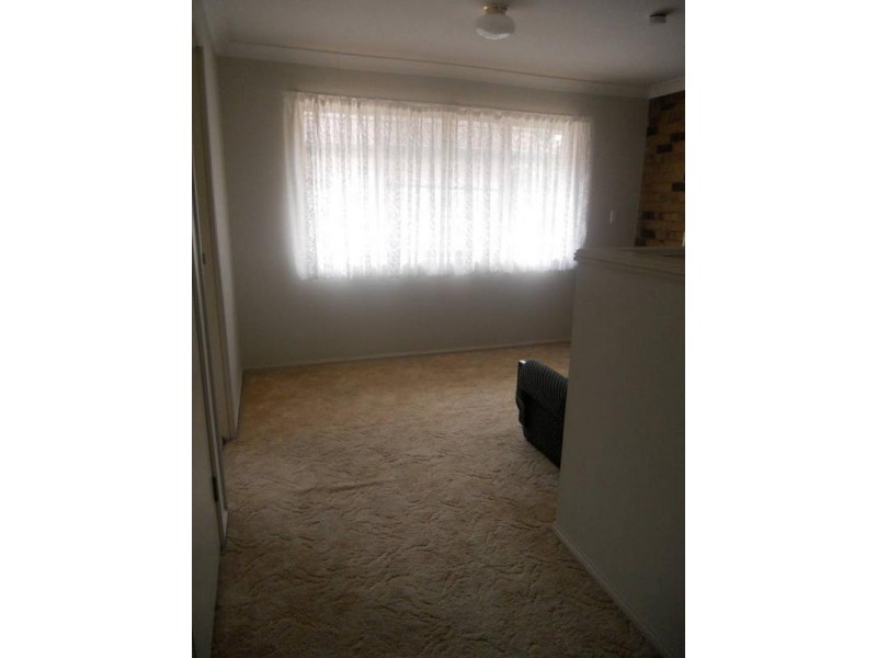 2/4 Roderick Street, Ipswich QLD 4305