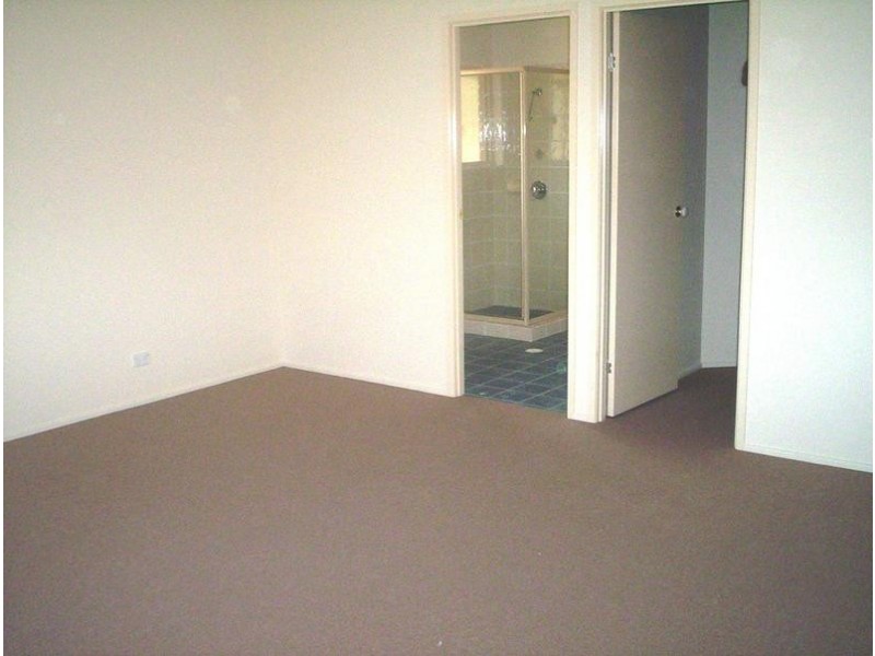 9 Comona Cort, Wulkuraka QLD 4305