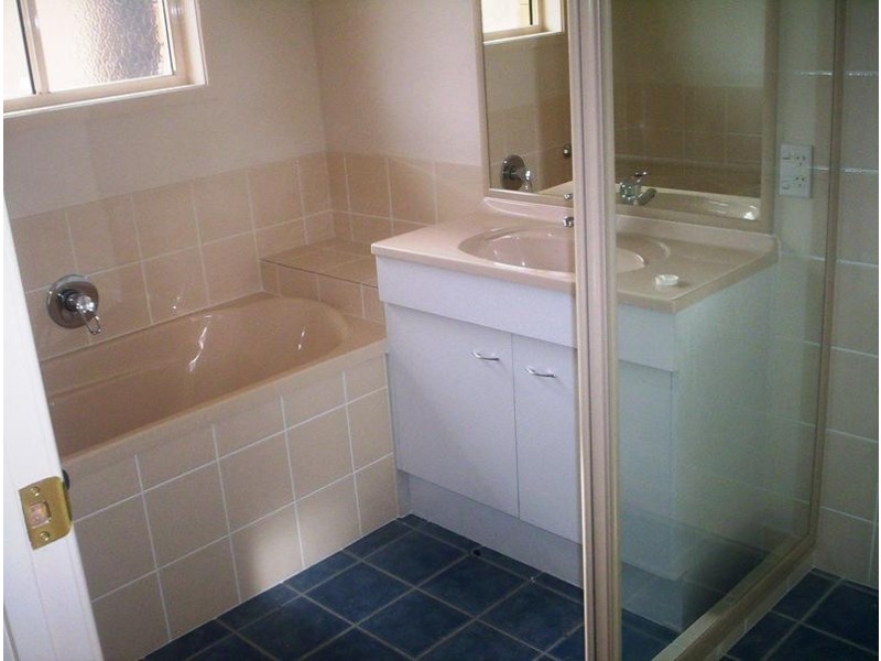 9 Comona Cort, Wulkuraka QLD 4305