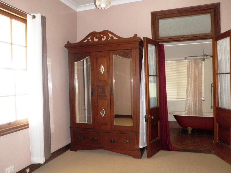 10 Murphy Street, Ipswich QLD 4305