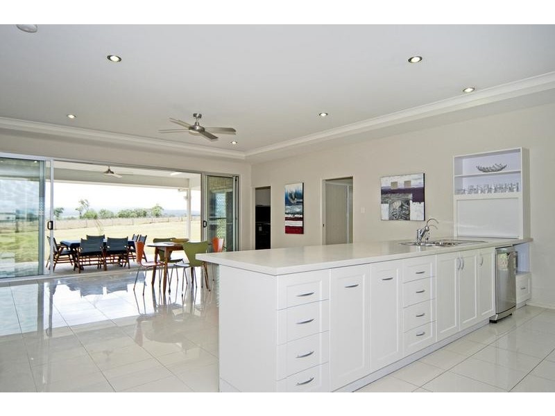 27 Ivory Close, Peak Crossing QLD 4306