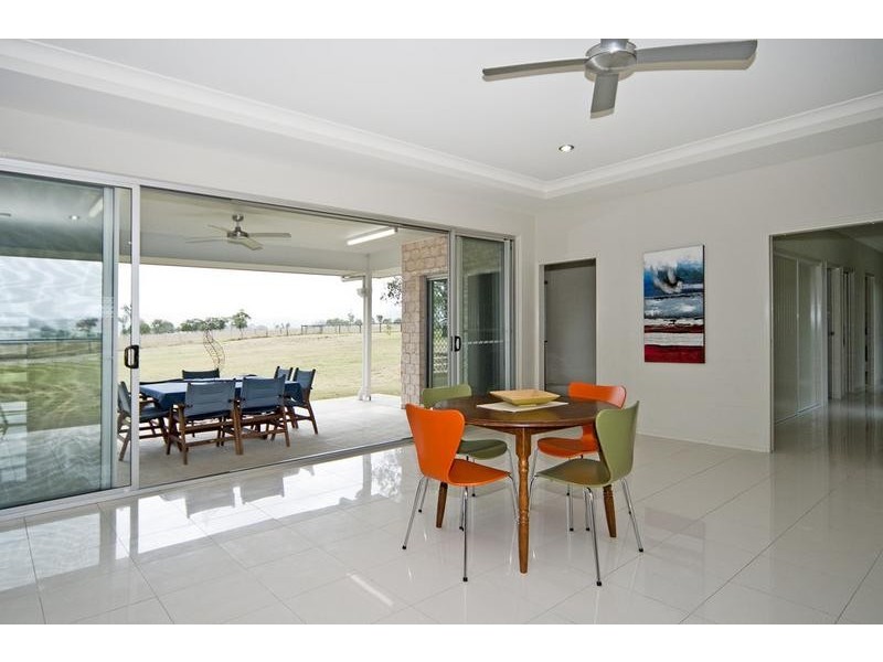 27 Ivory Close, Peak Crossing QLD 4306