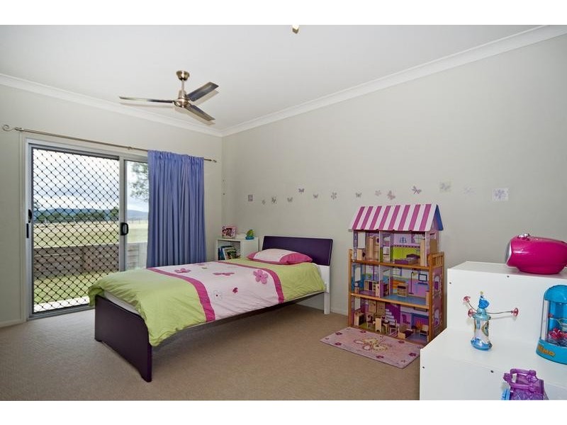 27 Ivory Close, Peak Crossing QLD 4306