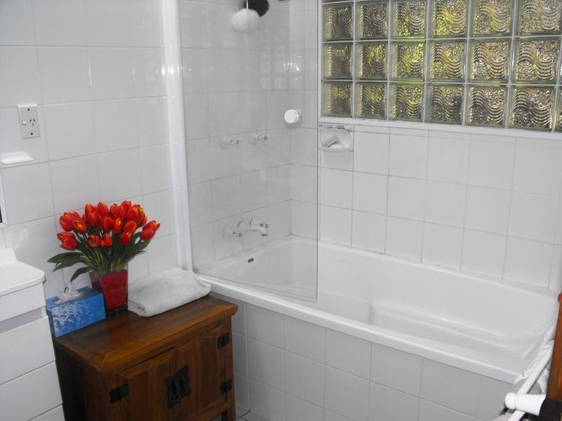 145 Adelong Road, Thagoona QLD 4306