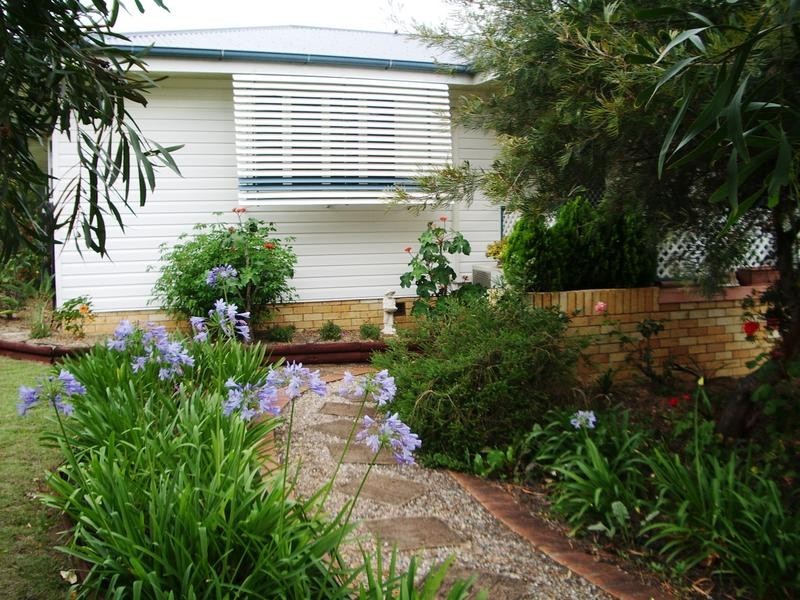 64 Alice Street, Silkstone QLD 4304