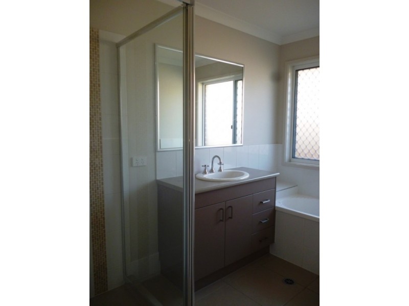 157 Whitehill Road, Eastern Heights QLD 4305