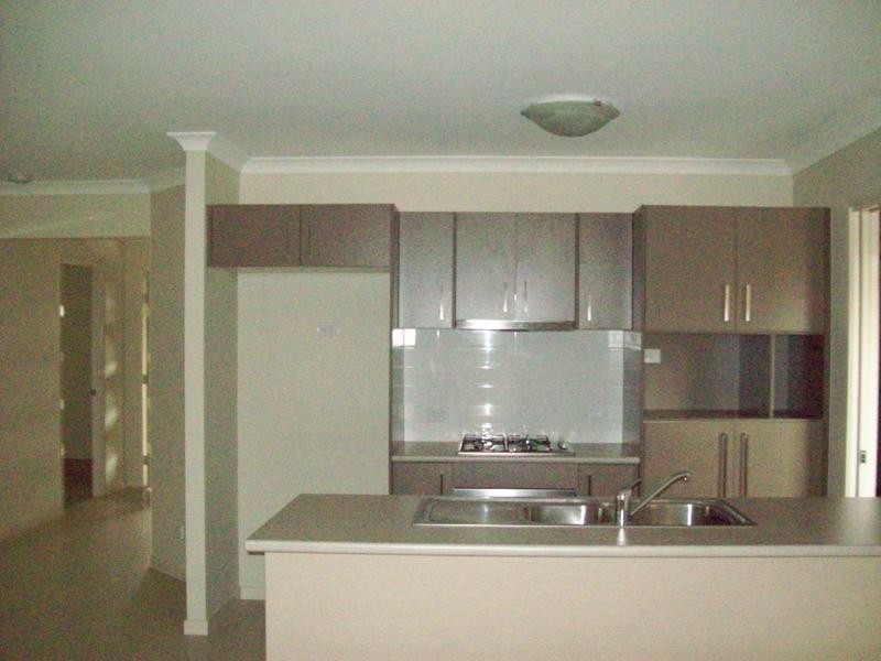 72 Cemetery Road, Eastern Heights QLD 4305