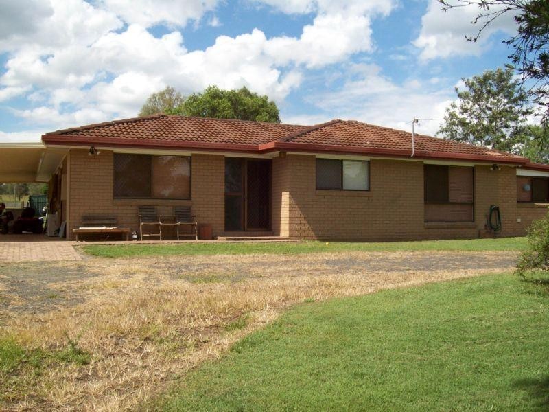 17 Wisteria Street, Walloon QLD 4306
