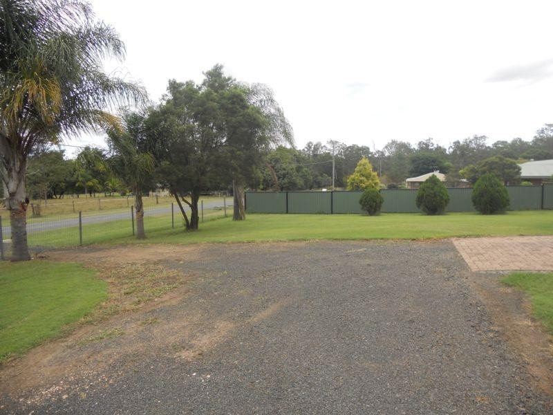 17 Wisteria Street, Walloon QLD 4306