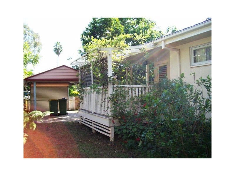 11 Petrie Street, Leichhardt QLD 4305