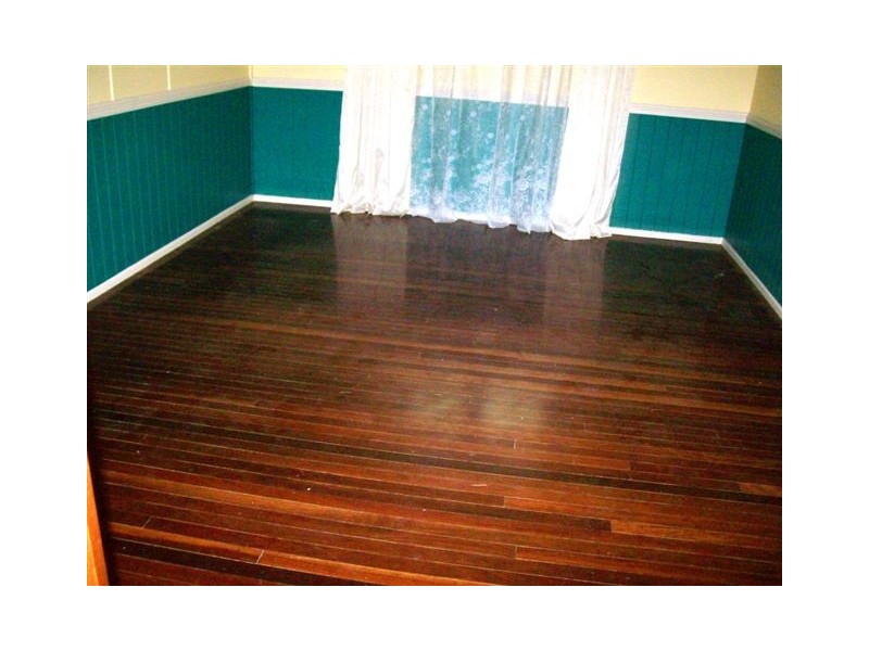 11 Petrie Street, Leichhardt QLD 4305