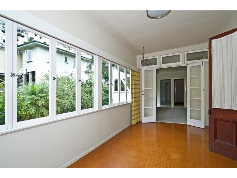 18A Clay Street, Ipswich QLD 4305